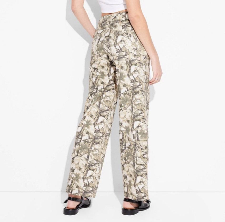 Target cargo camo pants!! And only 30!!!

#LTKMidsize #LTKStyleTip #LTKWatchNow