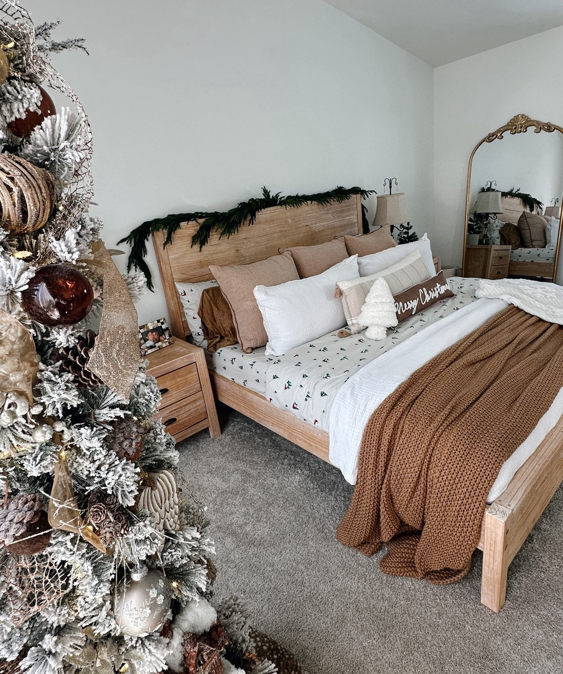 Christmas bedroom. Christmas bedding. Neutral bedding. Neutral Christmas decor  

#LTKHoliday #LTKSeasonal #LTKhome