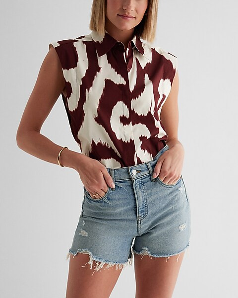 Printed Tapered Sleeveless Button Up Shirt | Express
