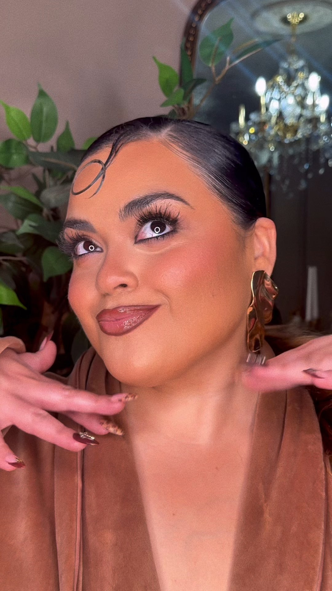 💖 LTK Post Caption:
Sleek ponytail season is forever, okay?! Here’s how I get my signature low pony with that baby hair curl on the forehead—yes, she’s dramatic and yes, she’s cute. 💁🏽‍♀️✨
What I used: 🖤 Extra hold gel 🖤 Bristle brush (a must for that slick finish) 🖤 Strong-hold hairspray 🖤 Gold hair tie (just for the ✨pop✨) 🖤 Blow dryer (or fan, we get creative out here) 🖤 My fingers + patience = the perfect swoop
My tip? Soak that bang piece in gel, shape the curl with your fingers, and lock it down with the dryer so it doesn't go anywhere!
Everything is linked below so you can recreate the look 💋 #SleekHairTutorial #BronxBaddie #HairCare #BeautyCreator #LTKHair
\

#LTKSeasonal #LTKBeauty #LTKStyleTip