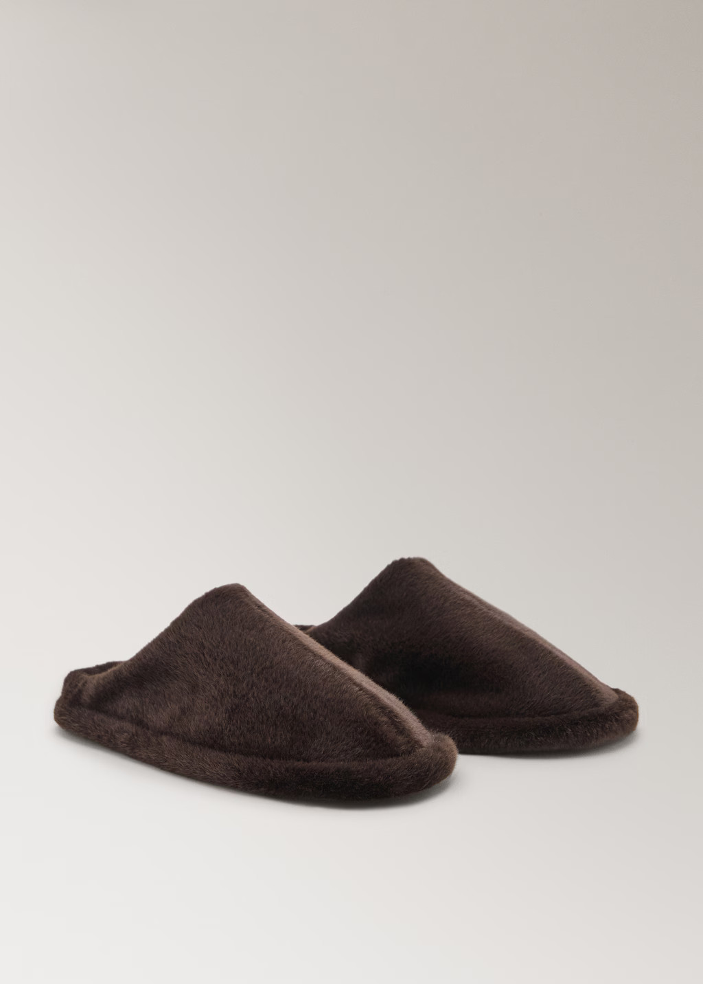 Fur mule slippers with stitching detail | MANGO (UK)