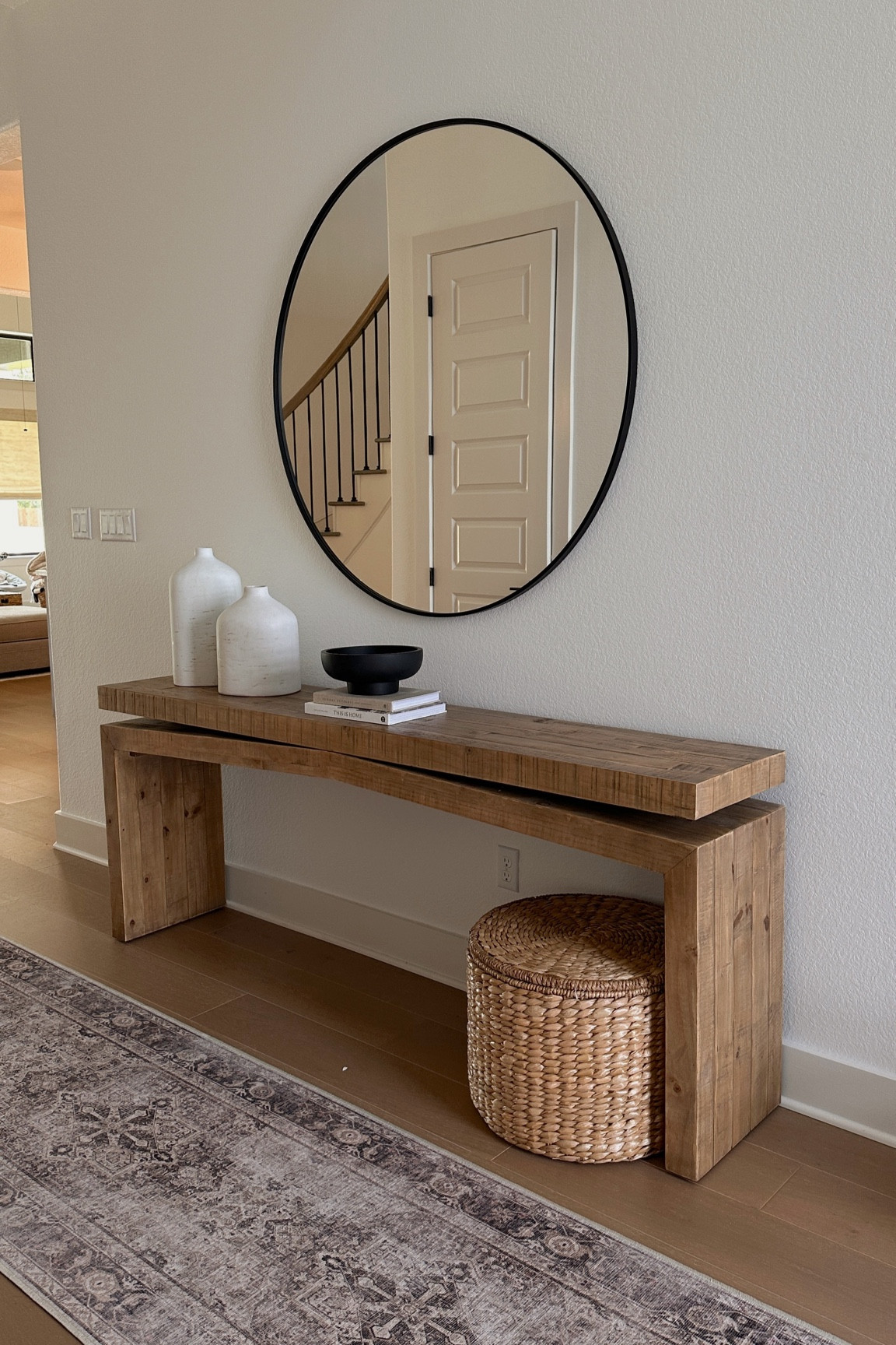 entryway coming together! will update as i add more 🫶🏼