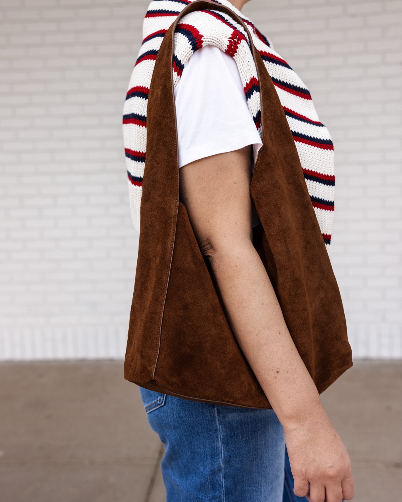 @Quince has some of the best suede and leather pieces! The suede bag is a top pick! #quincepartner