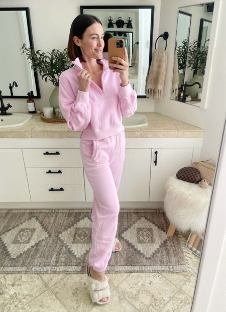 FASHION \ pretty in pink spring loungewear set!🌸🌸🌸 wearing a small in sweatshirt and joggers.

Abercrombie
Amazon
Mom outfit 
Cozy 

#LTKstyletip #LTKSeasonal #LTKfindsunder100
