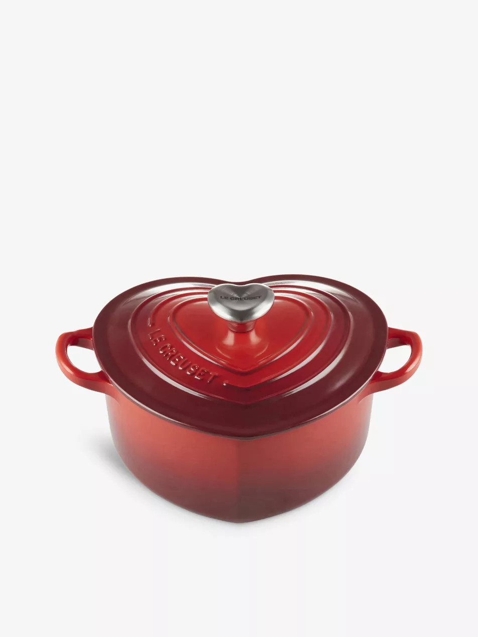Heart-shaped cast-iron casserole dish 20cm | Selfridges