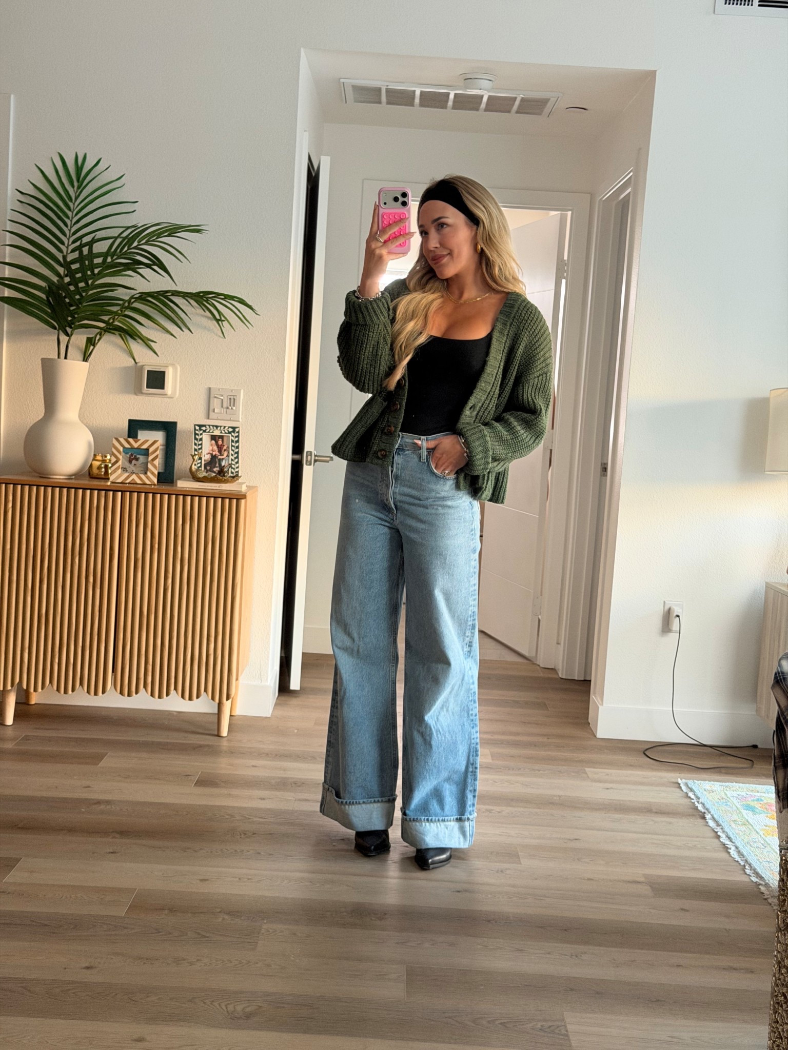 Pumpkin painting ootd 🫶 

#LTKSeasonal #LTKFindsUnder100 #LTKStyleTip