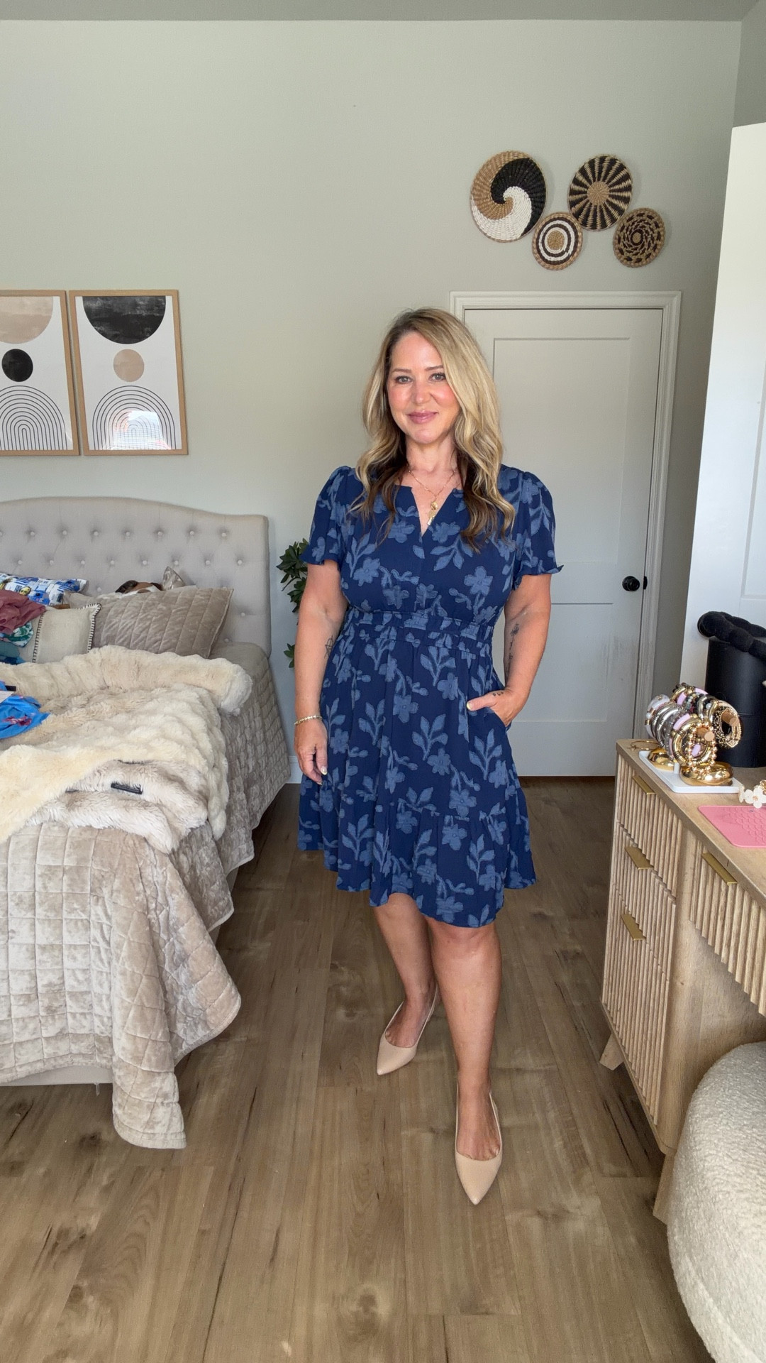 Size large 
Shoes tts 

#LTKMidsize #LTKPetite #LTKOver40