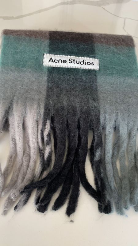 Acne Studios Scarf #dhgate


#LTKSeasonal #LTKfindsunder50 #LTKVideo