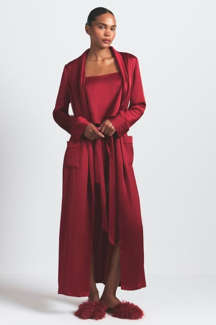 Luxury style silk robe. Perfect for holidays or special occasions. I like an oversized fit. I prefer a Large  

#LTKHoliday #LTKselfcare #LTKBeauty