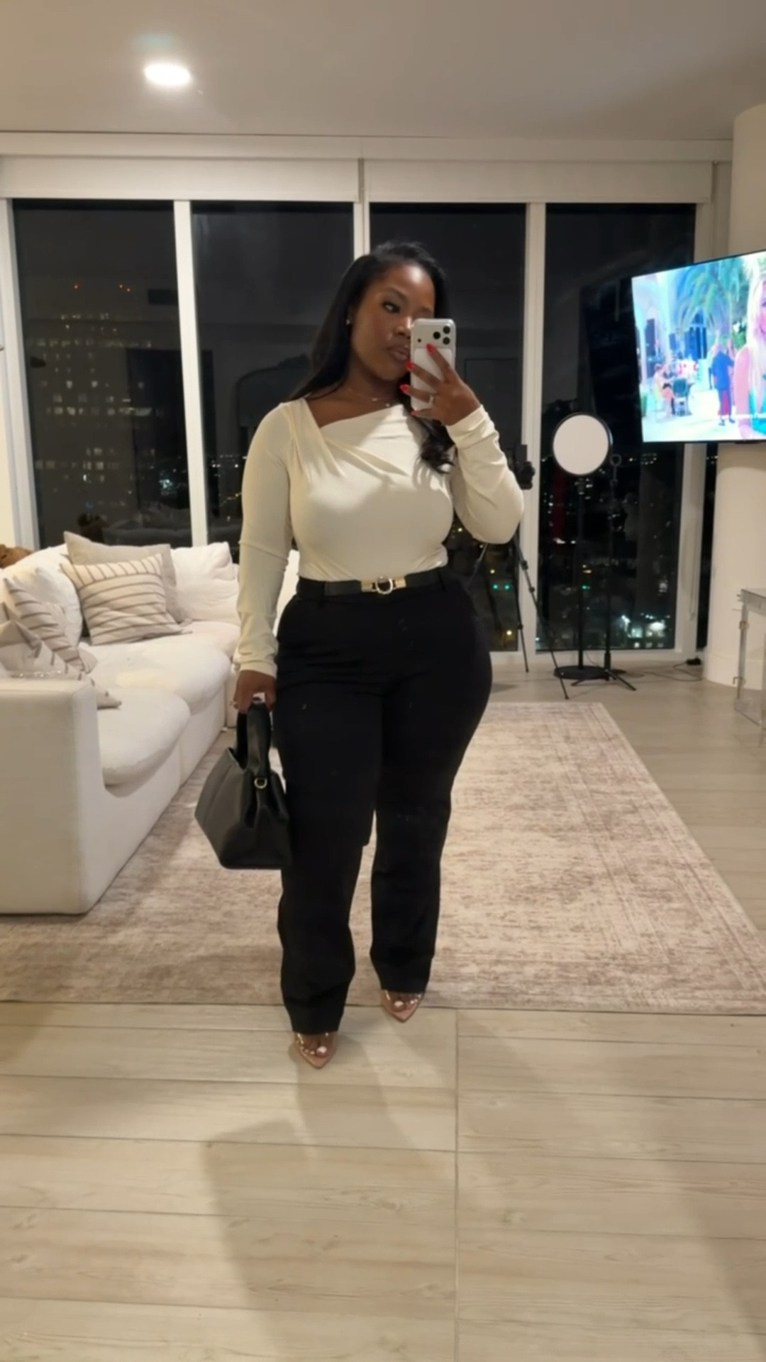 Cute night time look that’s super simple but also looks elevated with the detailing on the neckline, paired with cute accessories I found on Amazon 🤍

Top: Size L
Pants: 16 Regular 

Date night outfit, work outfit, amazon finds, amazon fashion, curvy girl outfits, work pants, work bag, clear heels, amazon accessories, Emmy Petit 

#LTKMidsize #LTKPetite