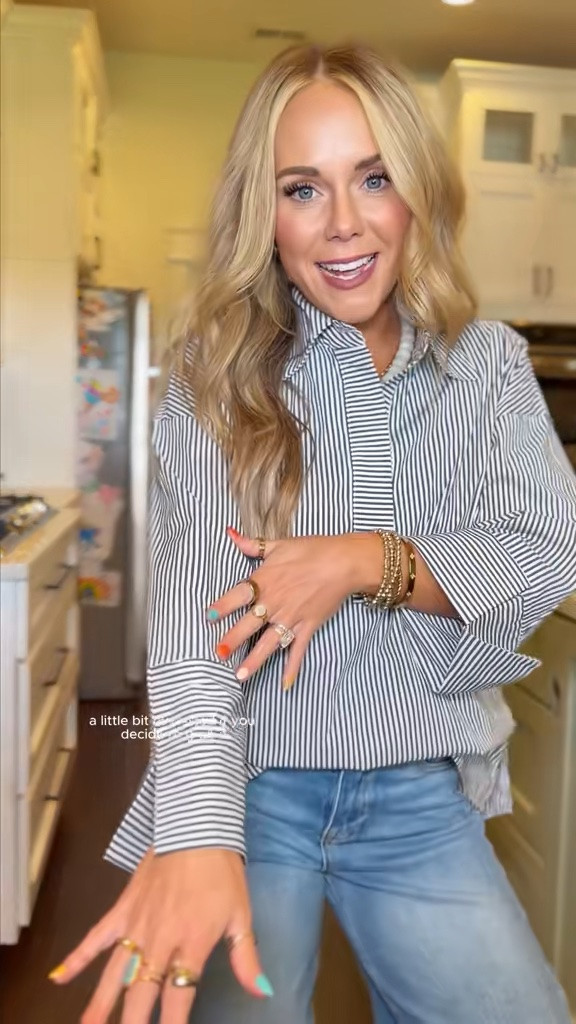 The perfect top for the workplace 🖤🤍

#LTKootd #LTKmomlife #LTKWorkwear