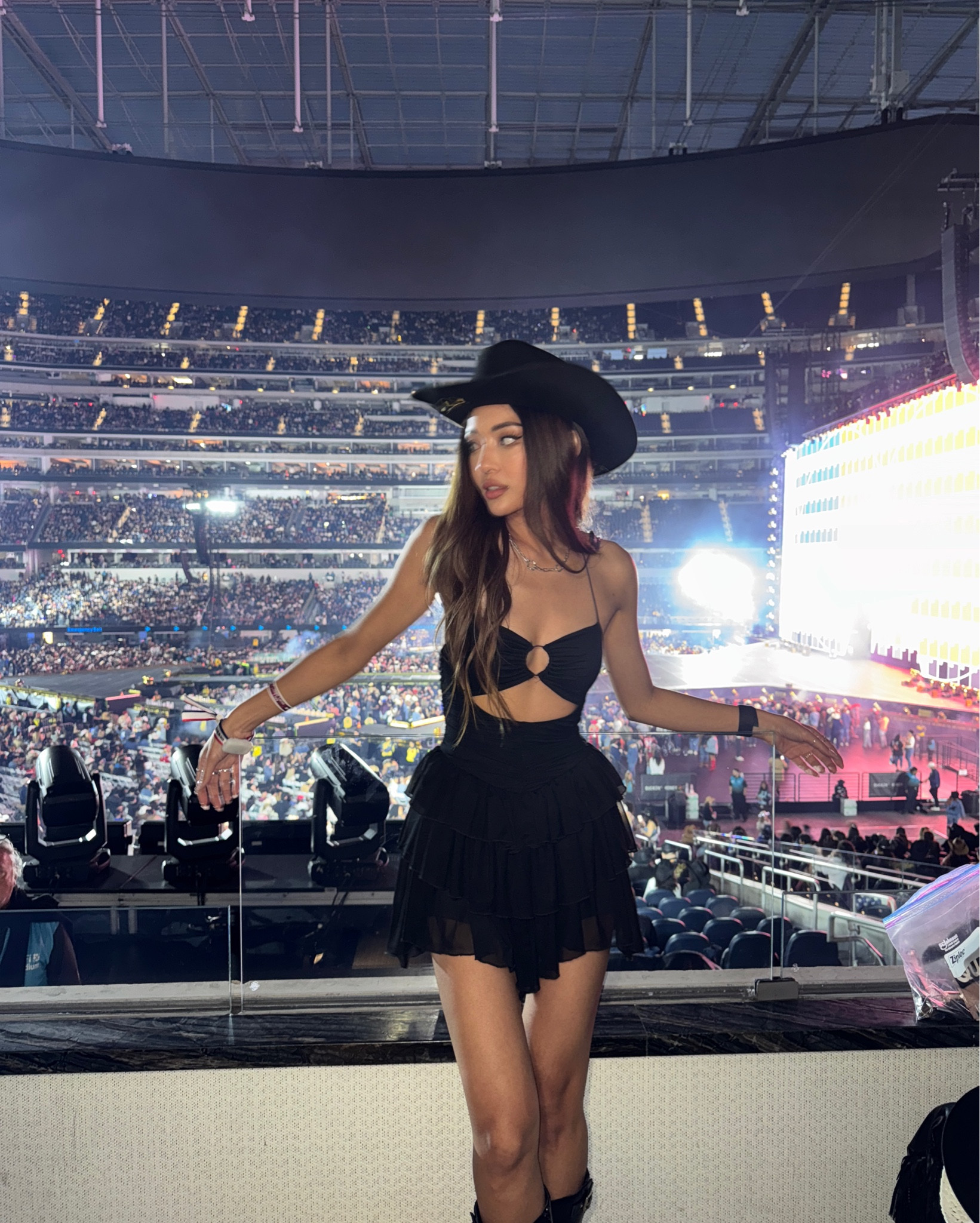 Cowboy Carter outfit! 🤠 Wearing XS dress, I’m 5’6”
 #beyonce #windsorstore #blackdress #ootd

#LTKStyleTip #LTKFindsUnder50