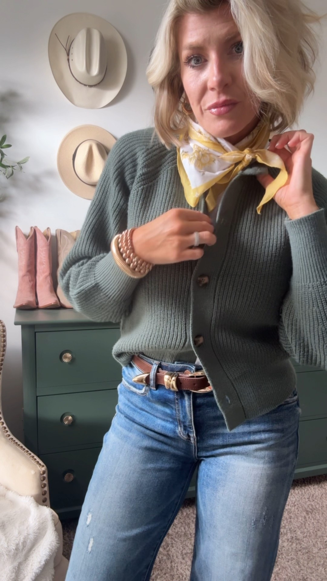 Lunch date outfit
Girls lunch outfit
Scarf outfit
Neck scarf styling

#LTKmomlife #LTKOver40 #LTKootd