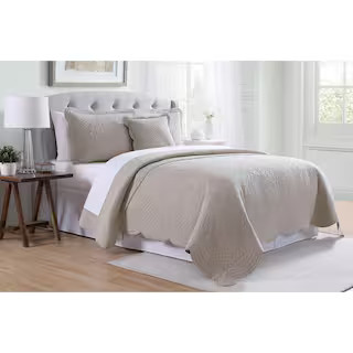 American Traditions French Tile Scalloped King 4-Piece Cotton Quilt Set in Tan QS2325TNKG-2500 - ... | The Home Depot