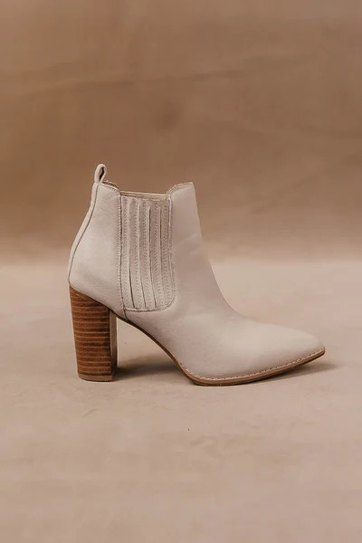 Finley Heeled Boots in Beige | Böhme US