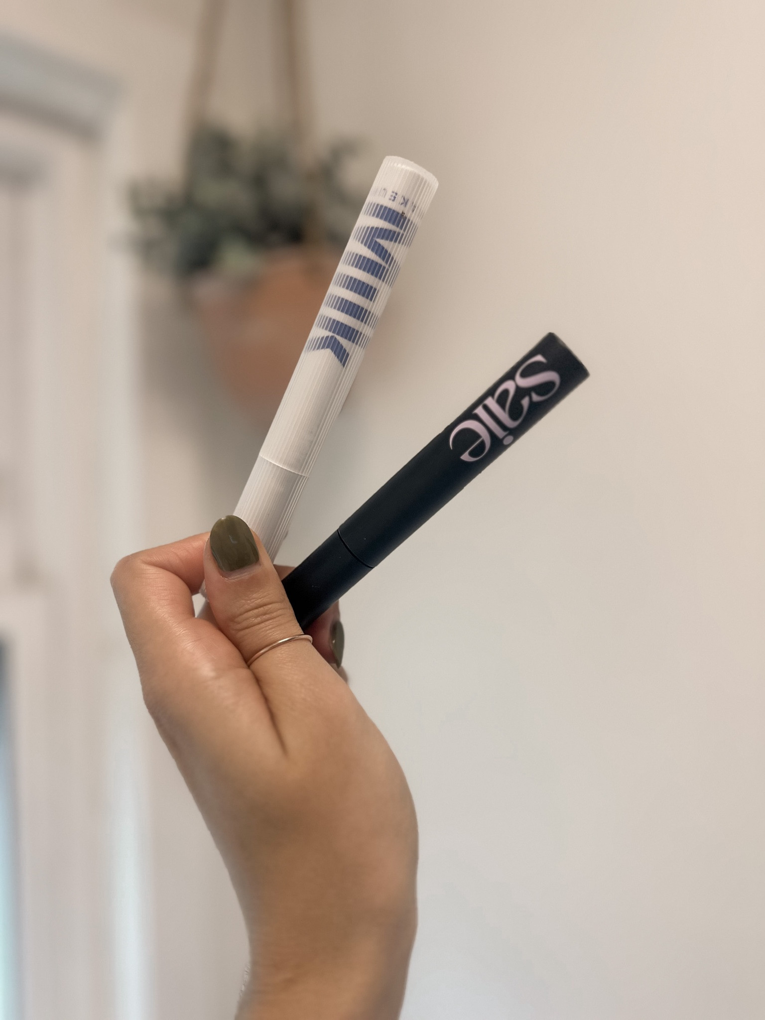 Current go-to waterproof and not waterproof clean mascaras.


#LTKfindsunder50 #LTKbeauty
