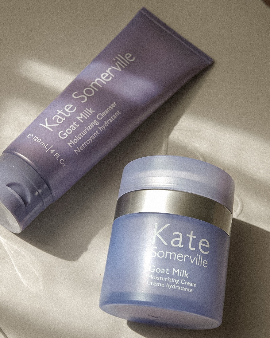 Cold air, heating, long days - spring always shows up on my skin first.
I’ve learned to stop overdoing it and focus on calm, barrier-supporting care instead.
Simple routines. Comfortable skin. No unnecessary stress.  @katesomervilleskincare

#romanoffbeautyclub #KateSomerville #SkinHealth
#CleanBeauty #NewYorkMinutes

#LTKvlog #LTKBeauty #LTKSeasonal