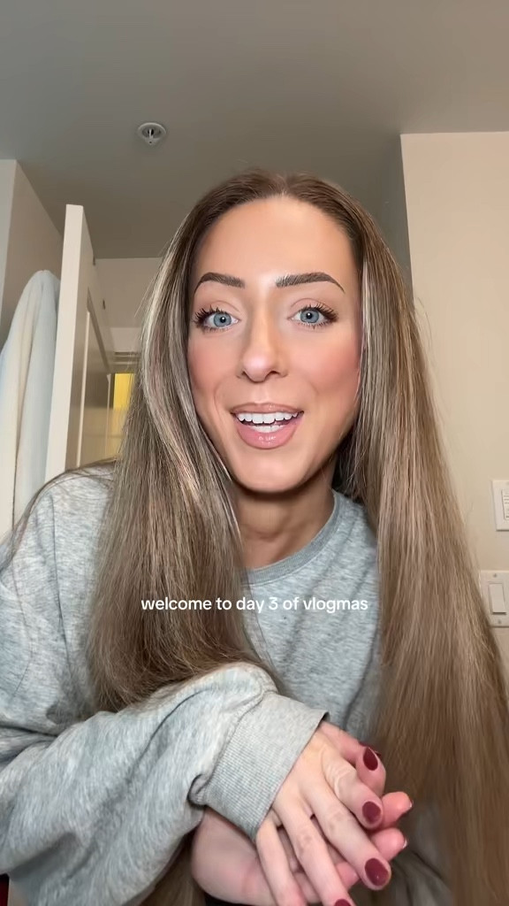 VLOGMAS DAY 3: brighter, whiter smile 

#LTKbeauty #LTKcanada #LTKwinter