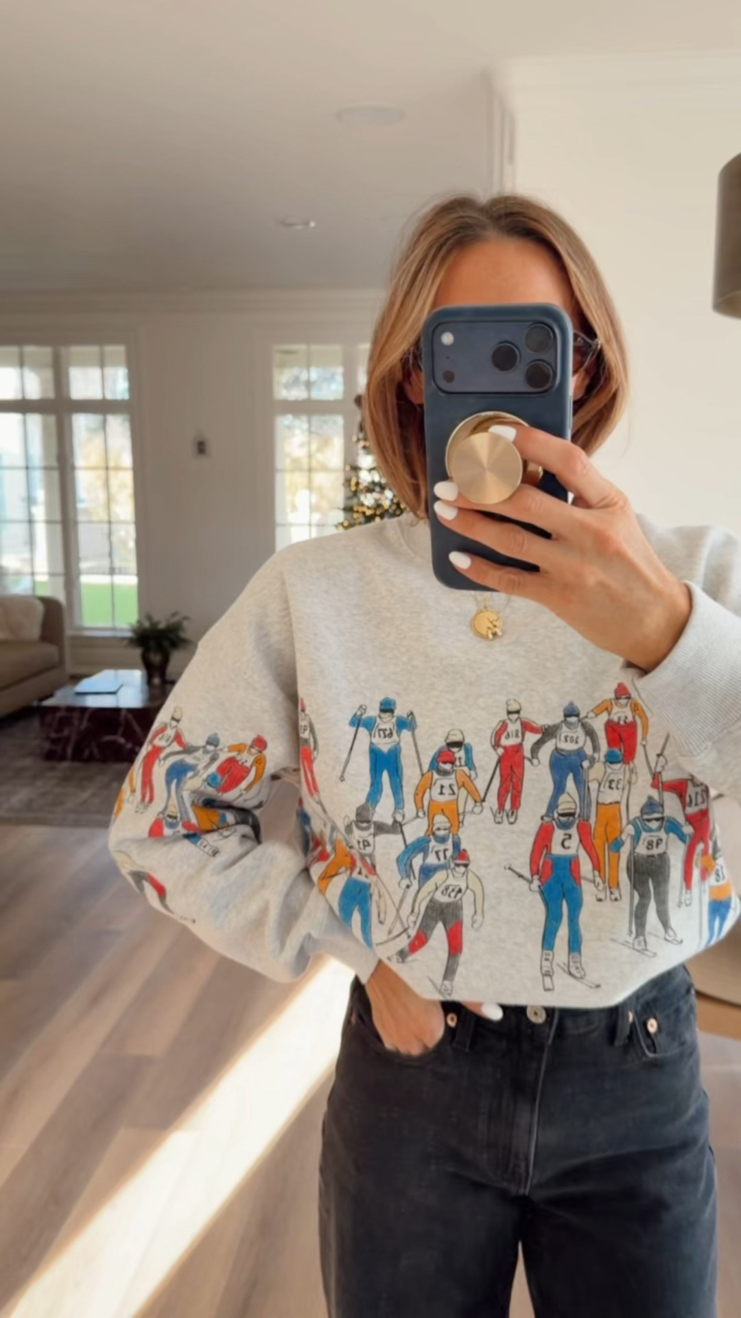 Abercrombie has the BEST graphic tees & crewnecks! 

#LTKootd #LTKHoliday #LTKSaleAlert