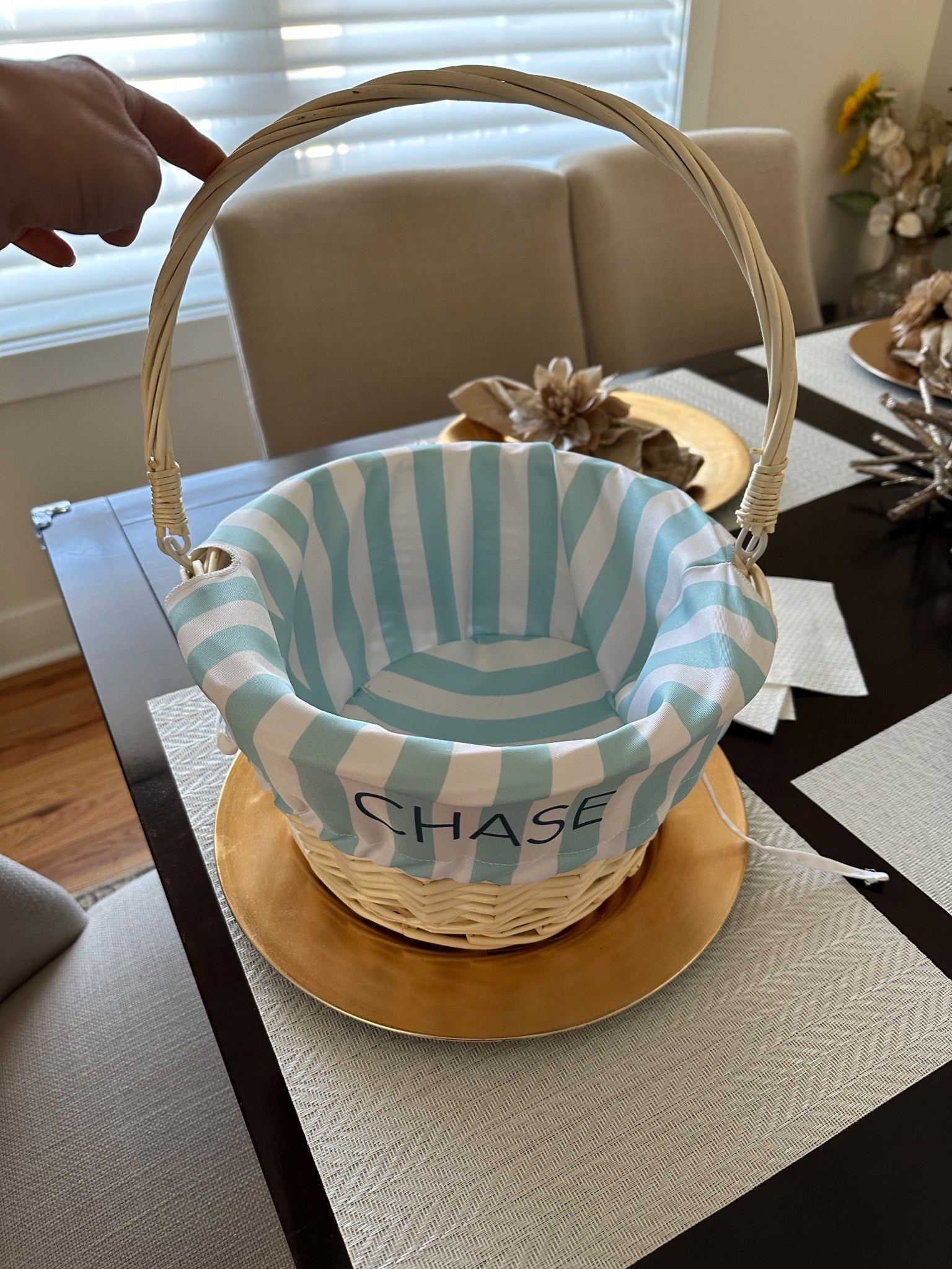 Easter basket 1/2 the price of the pottery barn one 👍

We love a good deal 
#etsy #personalizationmall 