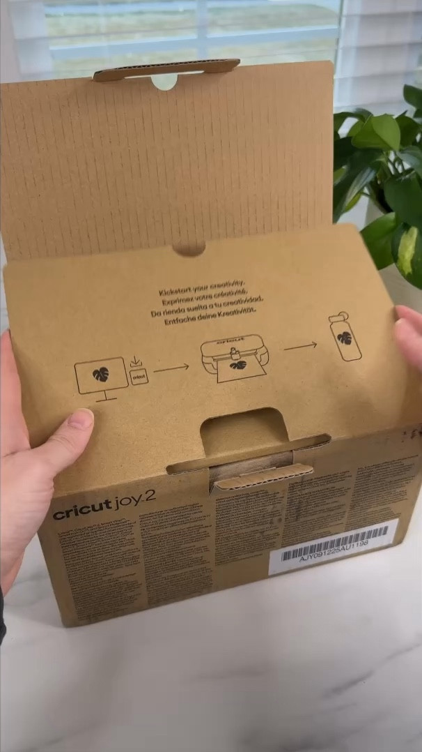 New Cricut Joy 2 unboxing!