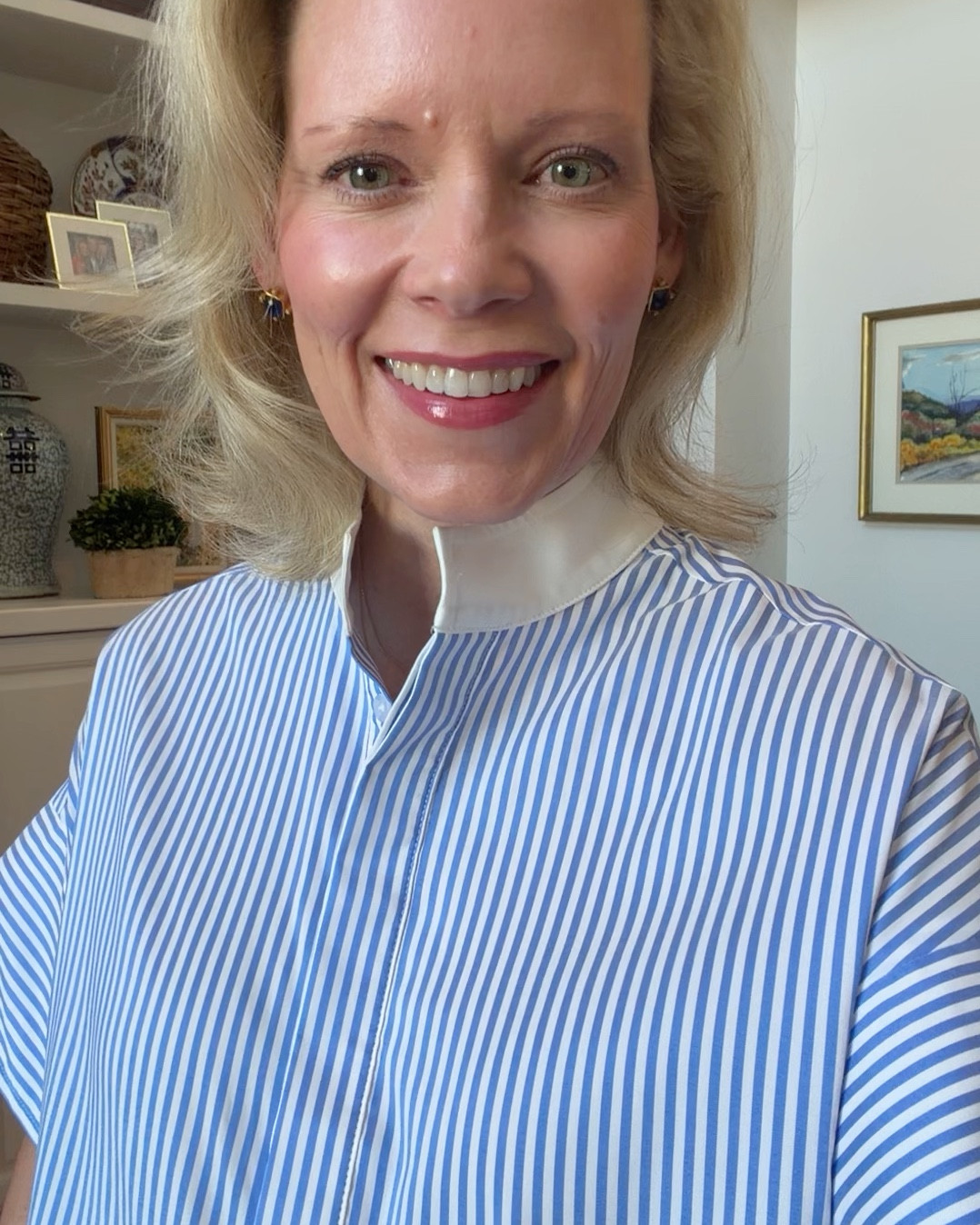 I’m so excited for the warm weather so I can wear this cute top again!  It’s one of my favorite @Tuckernuck purchases. It is a boxy fit so I did go with an extra small. Paired it with these cute wide leg jeans. The perfect spring and summer outfit! ￼