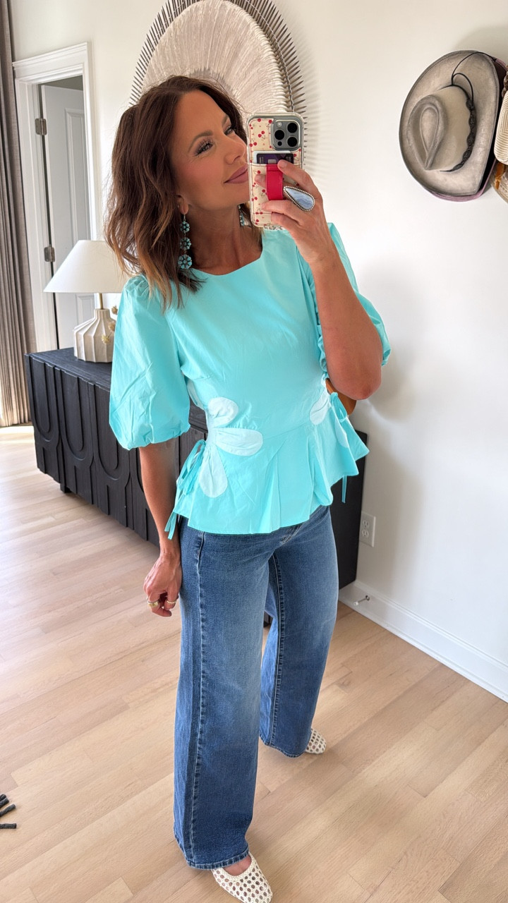 code betsy15 works for avara for new customers! i’m wearing a medium top and 28 jeans ♥️

#LTKootd #LTKSeasonal #LTKSaleAlert