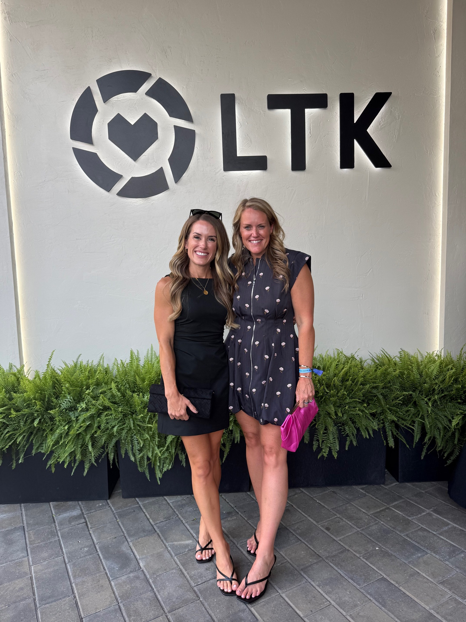 Day 1 of LTKCon 

Polka dot dress little black dress mini dress summer dress date night outfit

#LTKCon #LTKootd #LTKgrwm