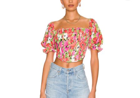 Cutest floral top for spring and summer 😍 perfect styled with midi skirt or denim shorts or jeans 🙌🏻


Date night 
Spring outfit idea 
Family photos 
Brunch 
Travel capsule 

#LTKstyletip #LTKSeasonal #LTKfindsunder100