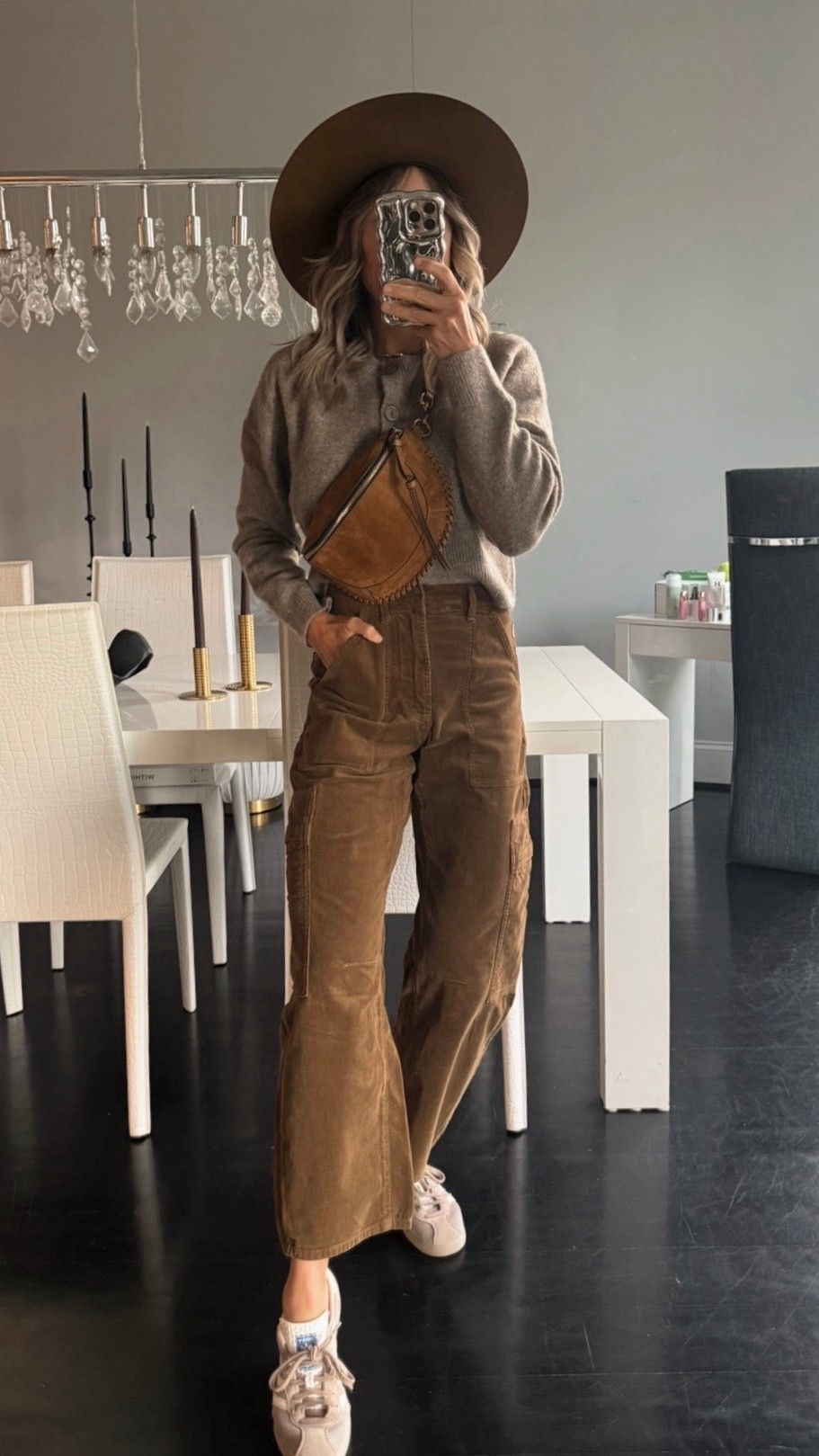 Texture play for the win. These barrel corduroy pants have been a Fall staple. Paired with my Zara cardigan and marant belt bag   
