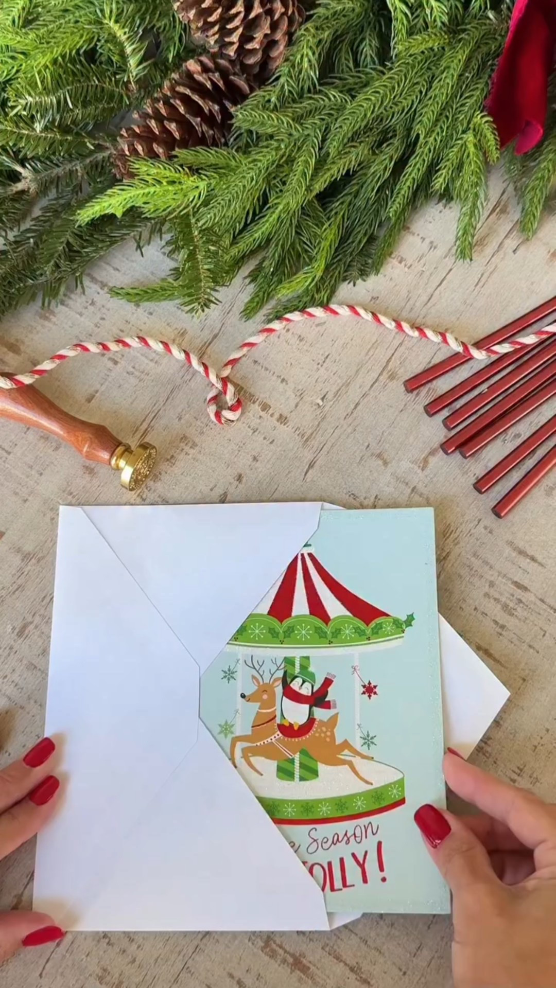 Sealing Christmas with a little magic. 🎅🏼🎄✨

#holidayaesthetic #christmasideagift #waxsealstamp