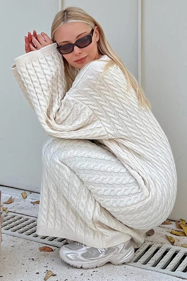 Swist Beiges geflochtenes Strick-Midikleid mit Rundhalsausschnitt für Damen- Trendyol | Trendyol DE