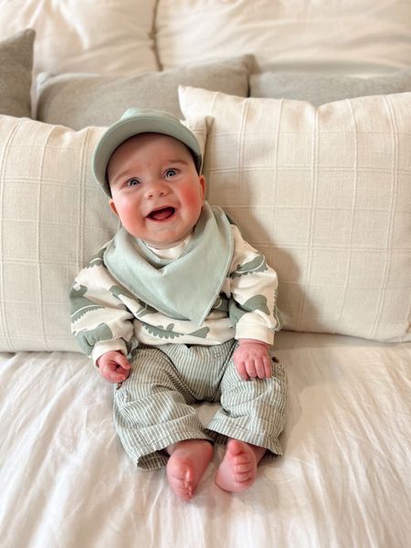 Making dinos cute! 🦕 the cutest little boy spring OOTD! These baby boy pants come in a 3 pack of the cutest spring colors and roll up for extended use.


#LTKbaby #LTKkids #LTKfamily