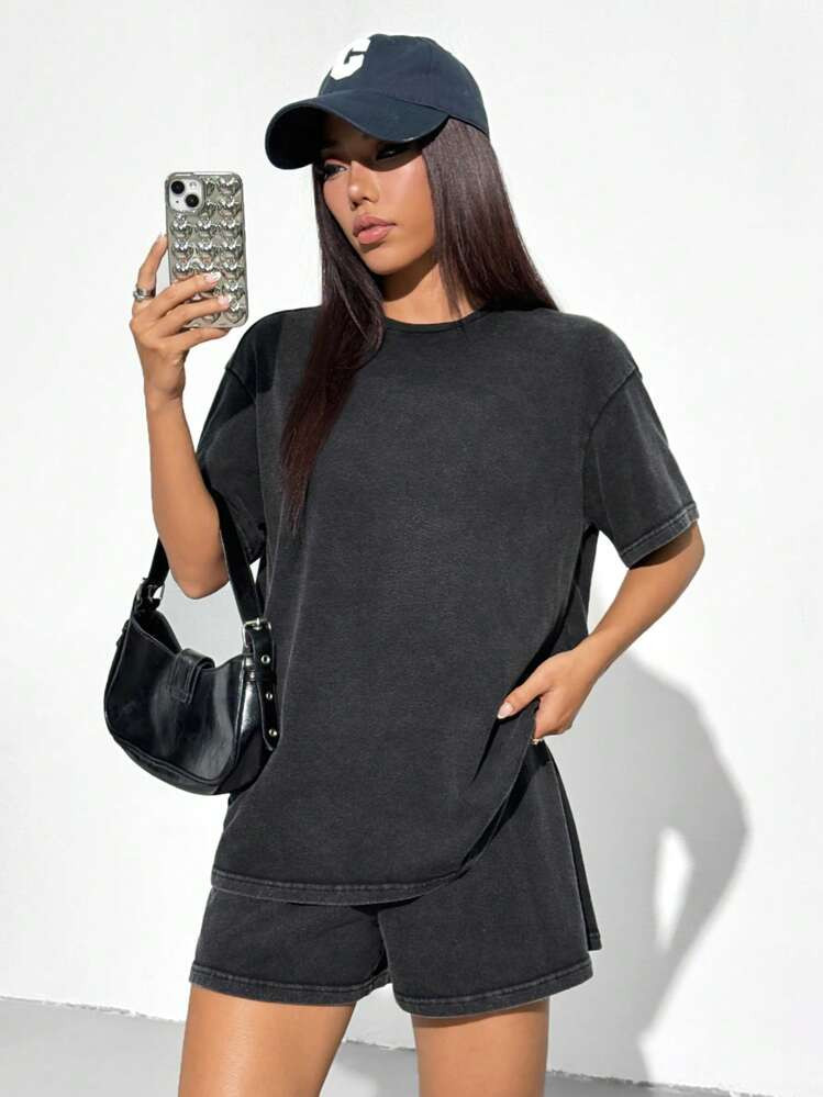 SHEIN EZwear Summer 2pcs Women Vintage Distressed Look T-Shirt & Shorts Set | SHEIN