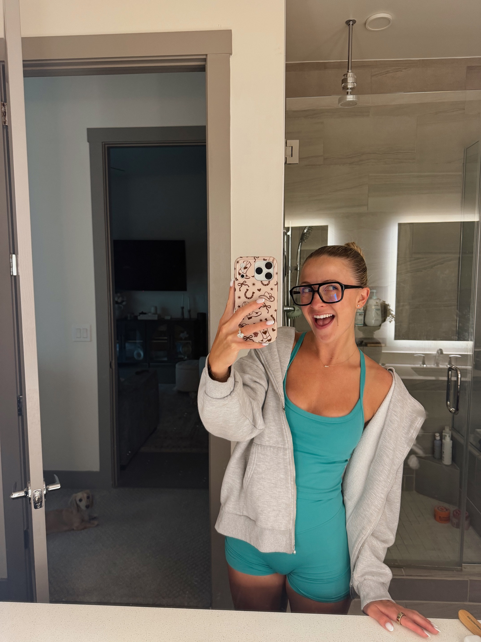 workout fit, blue light glasses, grey jacket

#LTKootd #LTKActive #LTKWorkwear