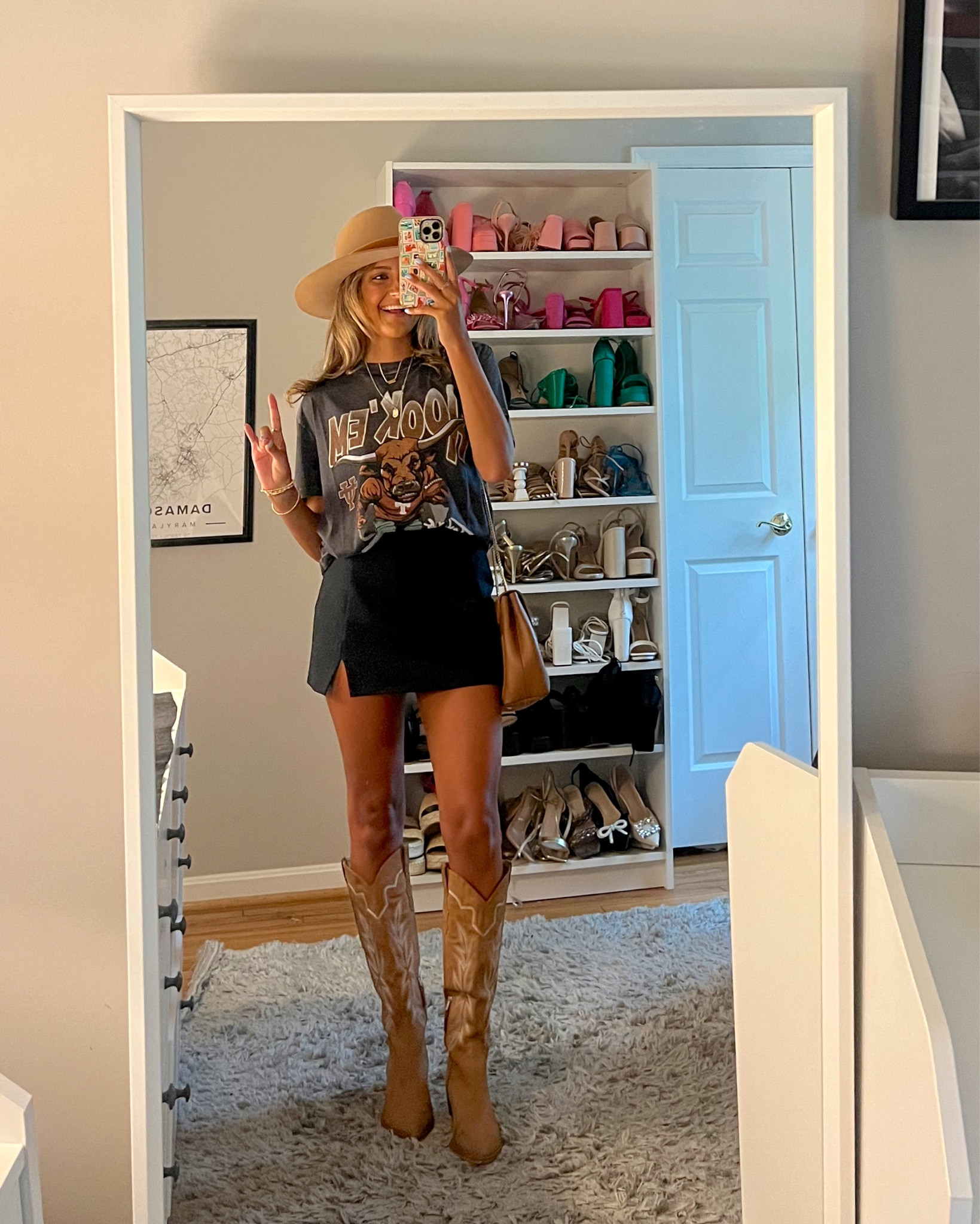 college game day / back to school outfits from Hollister new campus collection! 🏈🍂 just in time for football season. 

wearing a size XS in tee and XXS in skort 