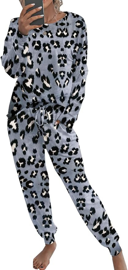 PRETTYGARDEN Women’s Tie Dye Two Piece Pajamas Set Long Sleeve Sweatshirt with Long Pants Sleep... | Amazon (US)