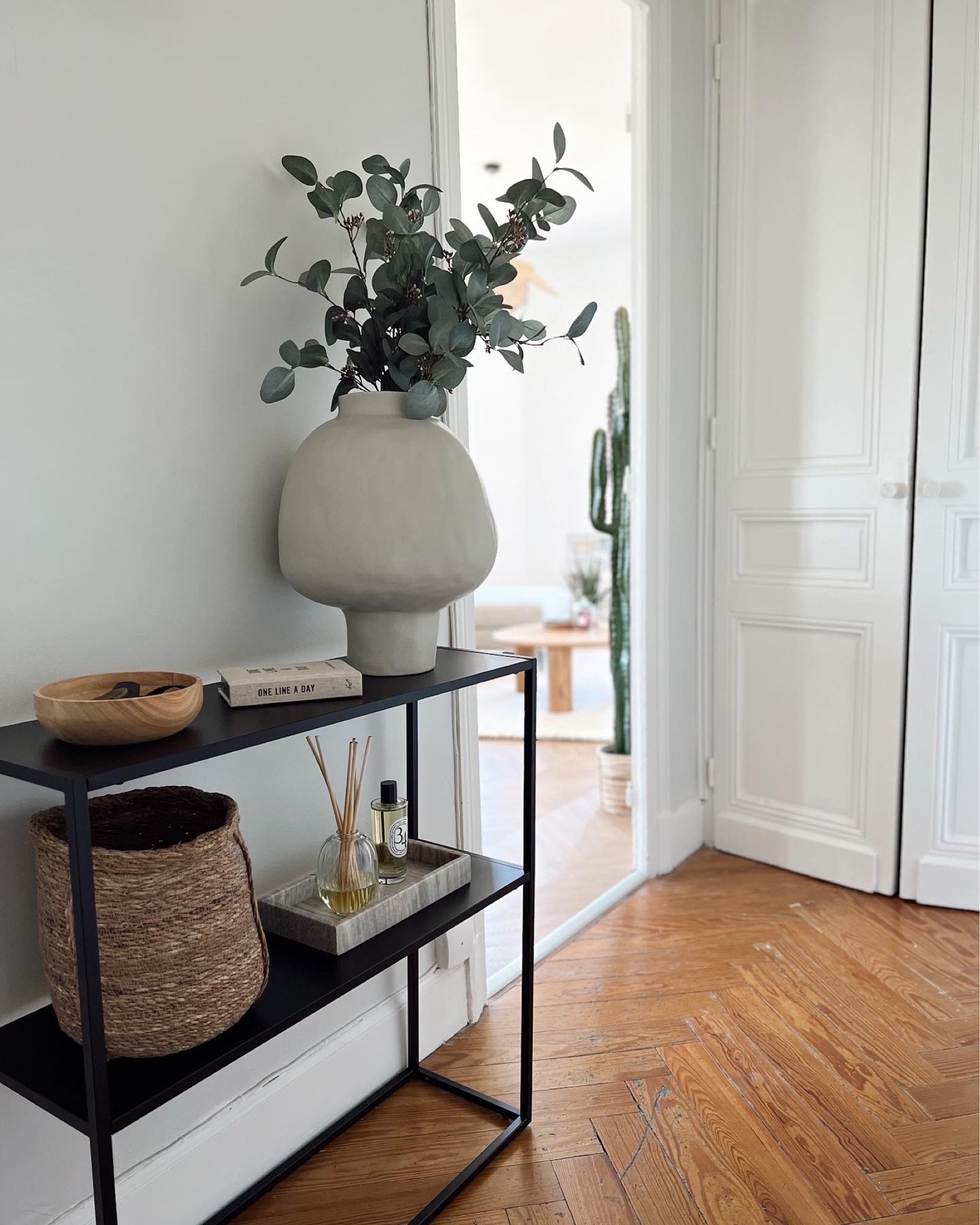 Entrée by @westwingcollection 
Je vous présente ma sélection de décoration pour mon entrée, vous aimez? 🤍
(les liens sont en story à la une, rubrique «home» et vous pouvez bénéficier de 15% de réduction avec mon code promo: AFF-MARINE15, valable jusqu’au 23 Novembre)

#home #homesweethome #homedecor #decoration #decorationinterieur #westwing