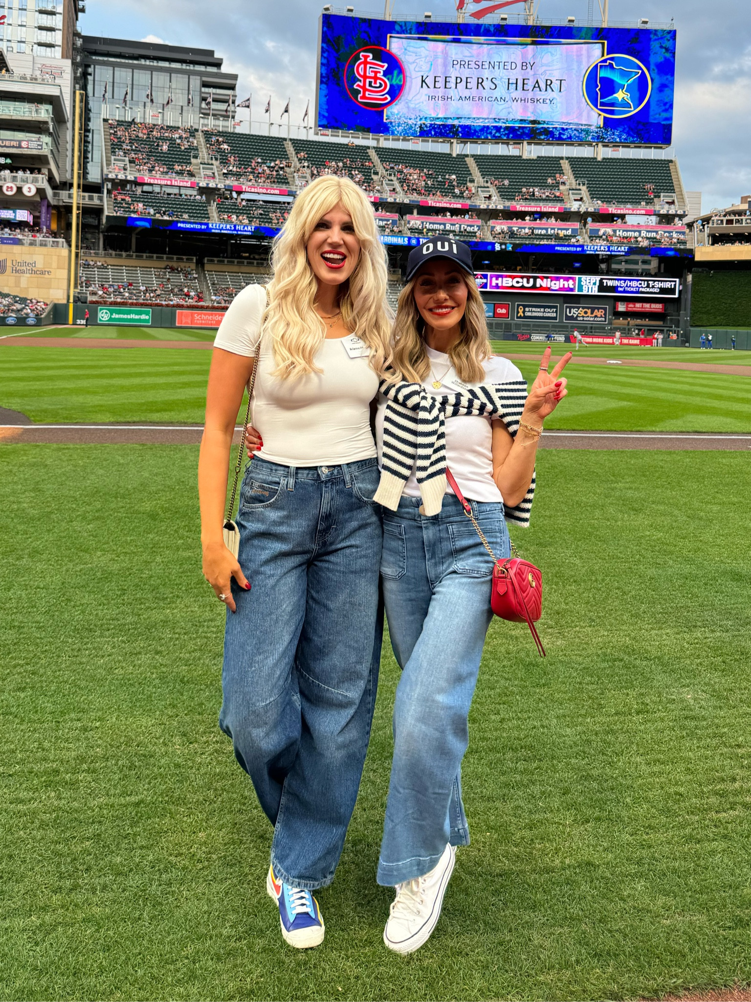 Baseball game look! These are the comfiest jeans everrrrr. Run TTS! 

#LTKStyleTip #LTKTravel #LTKSeasonal