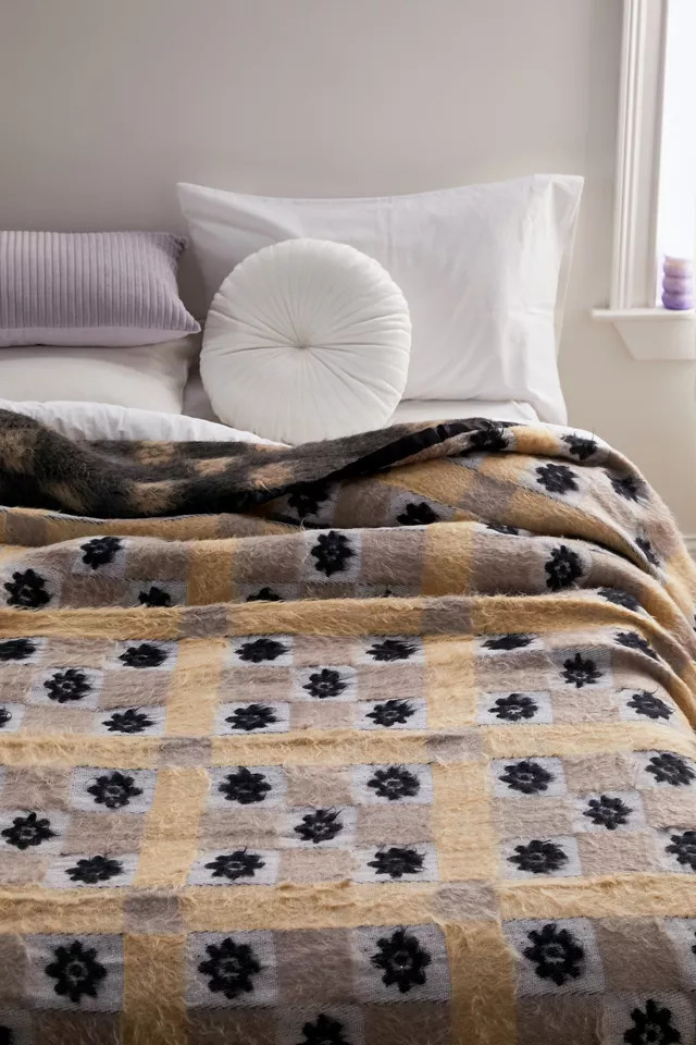 Beatrix Brushed Bed Blanket | Urban Outfitters (US and RoW)