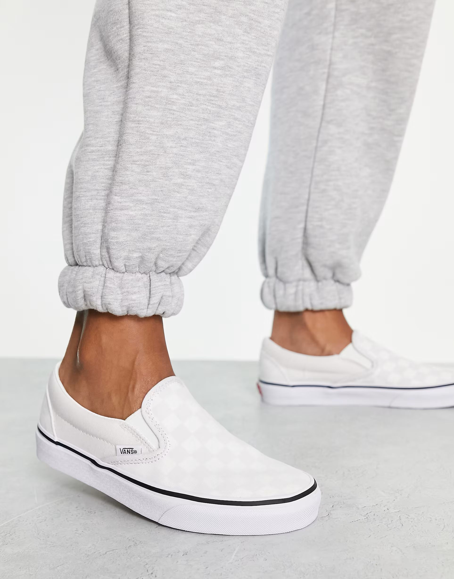 Vans - Classic - Baskets à enfiler avec motif damier - Gris clair | ASOS (Global)