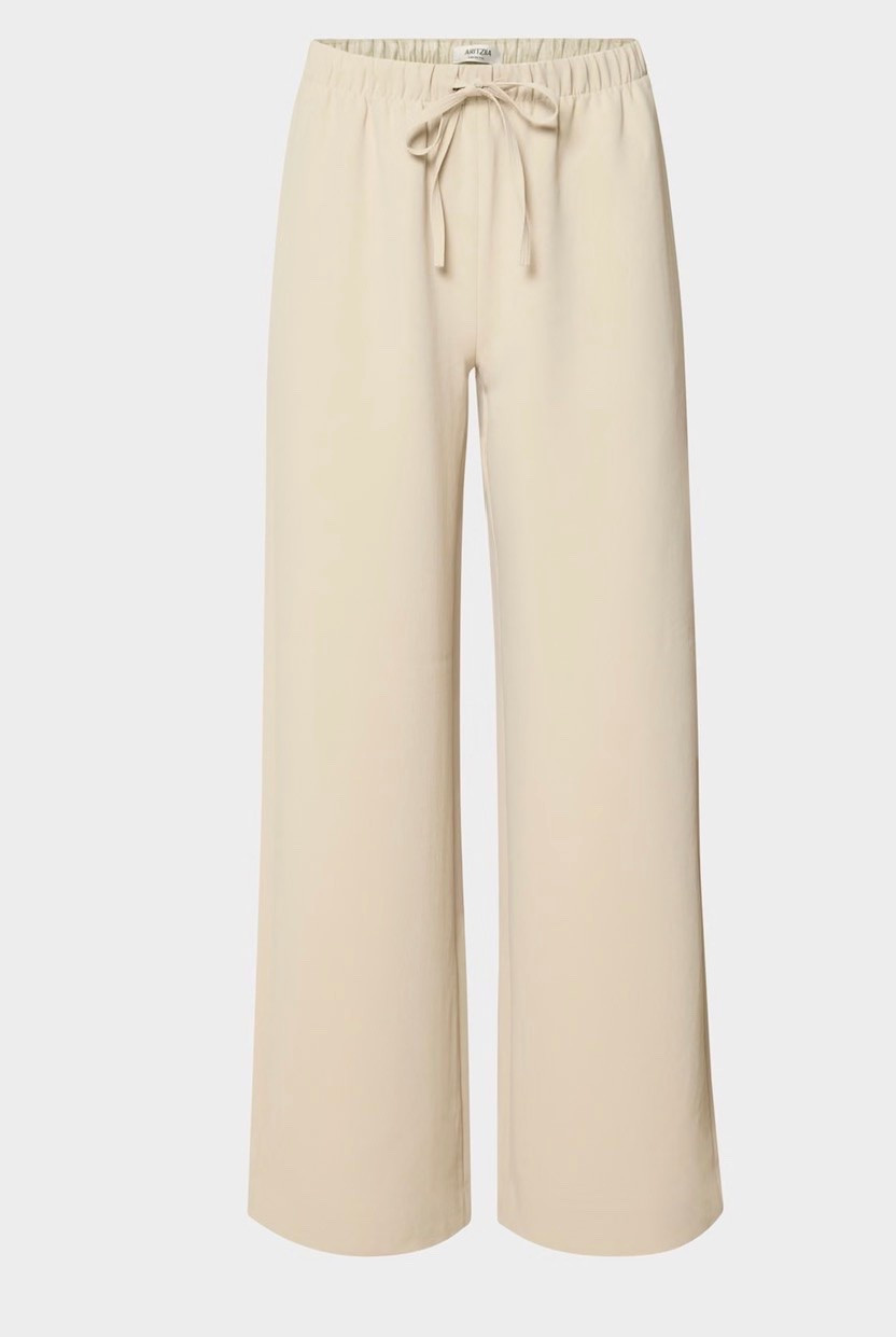 New color in the lodge pants, going fast!

#LTKootd #LTKOver40 #LTKSeasonal