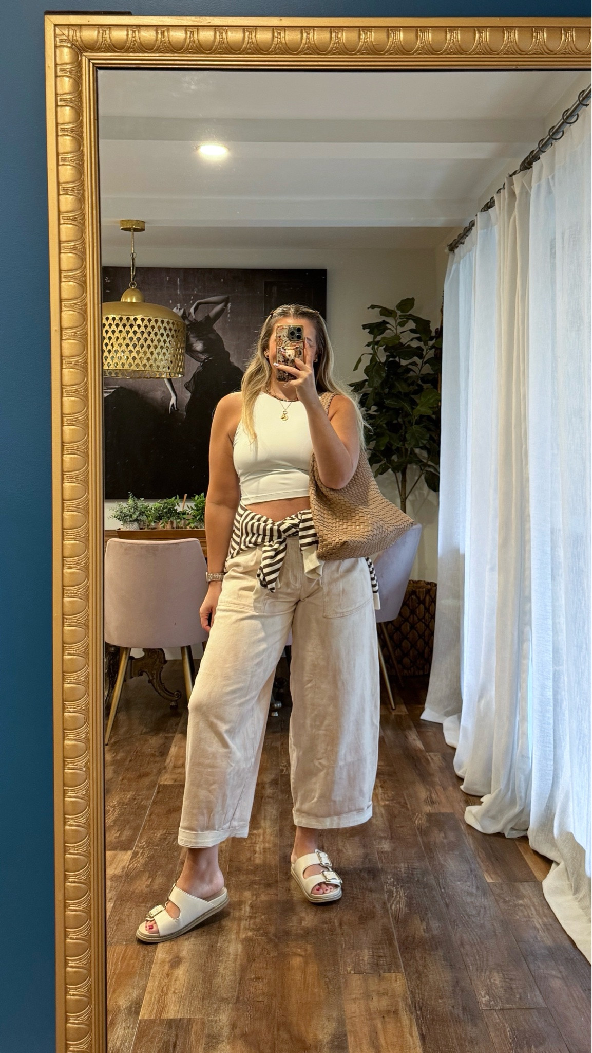 casual fall outfit, neutral outfit. relaxed jeans. everything true to size. size up in sweatshirt if you want an oversized look. 

 #LTKootd #LTKSeasonal #LTKMidsize