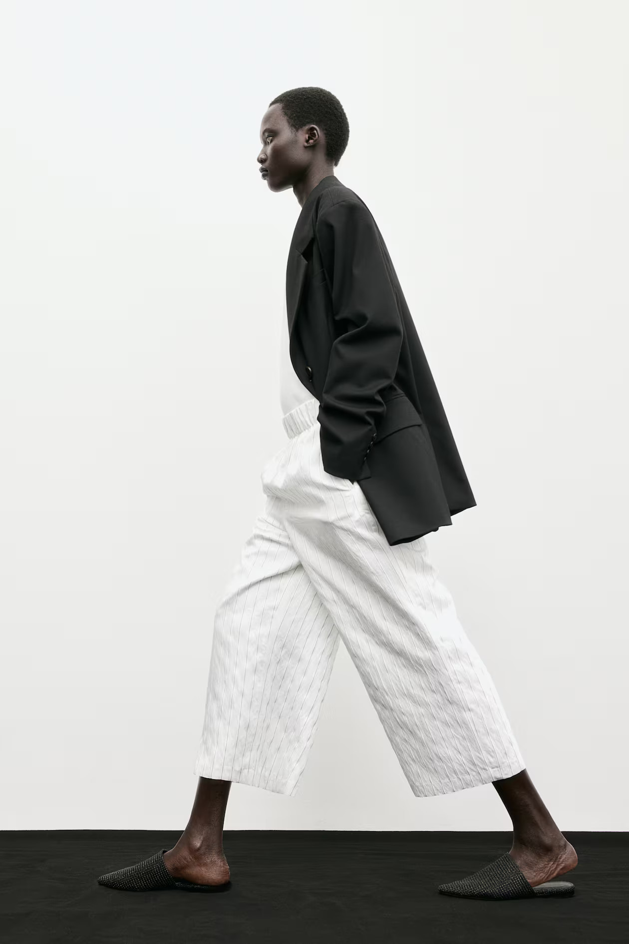 Pantaloni ampi pull-on - Vita normale - Lungo - Bianco/gessato - DONNA | H&M IT | H&M (FR, IT, ES, PT, BE)