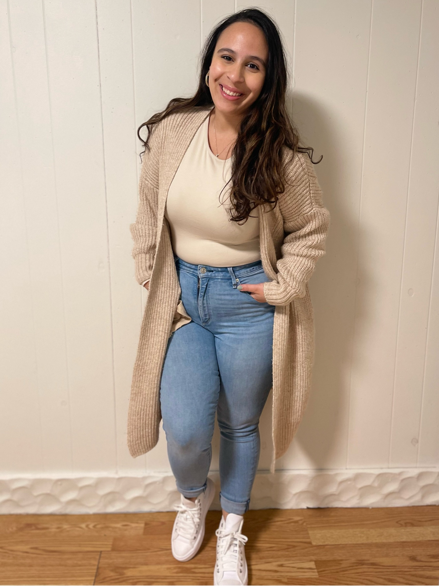 Day 5 of transitional wear — winter to spring 🌸

A little bit more of a casual style today, sneakers and long cardigan but still super cute 🤪

My bodysuit is literally on sale at Old Navy for less than $10!!! So run because it’s beyond comfortable!

Wearing some of my favorite Abercrombie jeans! Unfortunately this exact cardigan is sold out bc it’s older from Topshop but I have linked similar ones ☺️

#abercrombie #topshop #oldnavy #converse #transitionalwear #outfitinspo #wintertospring #casuallooks #ltksalealert #ltkcurves 

#LTKunder100 #LTKFind #LTKstyletip