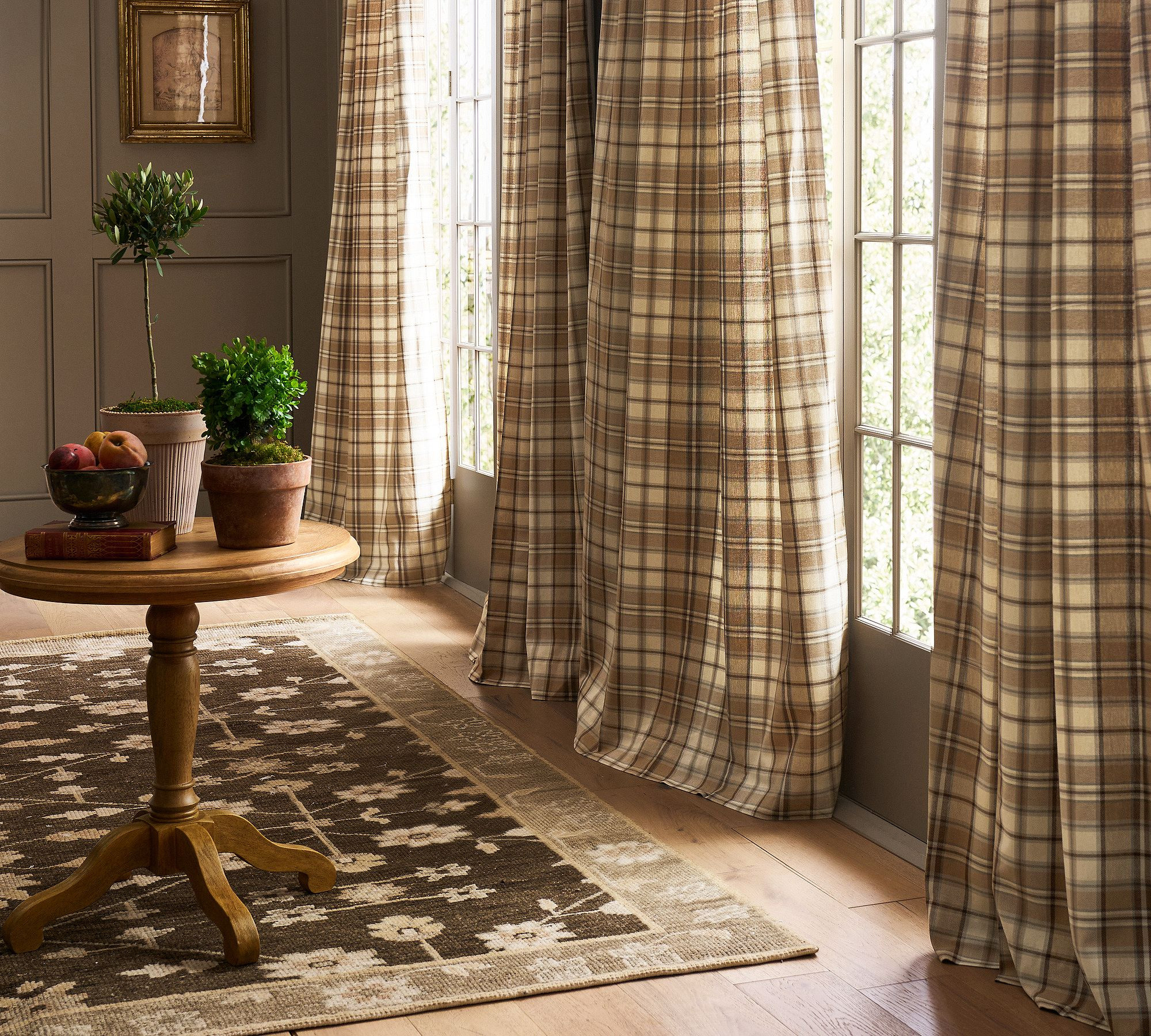 My home officially feels like fall and I’m obsessed 🍁✨ I started with a simple refresh—swapping out my summer decor for warmer tones, soft textures, and pieces that instantly make everything feel more inviting. These Pottery Barn fall finds completely changed the vibe.

The throw blankets are SO soft and perfect for cozy nights, and layering throw pillows added that effortless designer look. I also added plaid curtains which made the whole space feel seasonal without being overwhelming. And can we talk about the cutest ghost wreaths? 👻 They’re the perfect mix of festive and aesthetic.

I didn’t stop at the living room—I added a fall quilt set in my bedroom and styled my dining table for hosting season. Everything feels warm, calm, and so put together.

If you love that cozy Pinterest-style home, this is your sign to refresh your space for fall 🤍

#potterybarn #fallcollection #fallhome #fallfinds #cozyhome #fallvibes #homedecor #livingroomdecor #falllivingroom #cozyvibes #pumpkinseason #throwblanket #throwpillows #fallrefresh #halloweendecor #ghostdecor #plaiddecor #fallquilt #diningroomdecor #falltablescape #ltkhome #ltkfall 

 #LTKSeasonal #LTKHome #LTKSaleAlert
