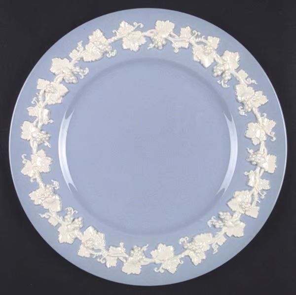 Cream Color on Lavender (Plain) Large Dinner Plate by Wedgwood | Replacements