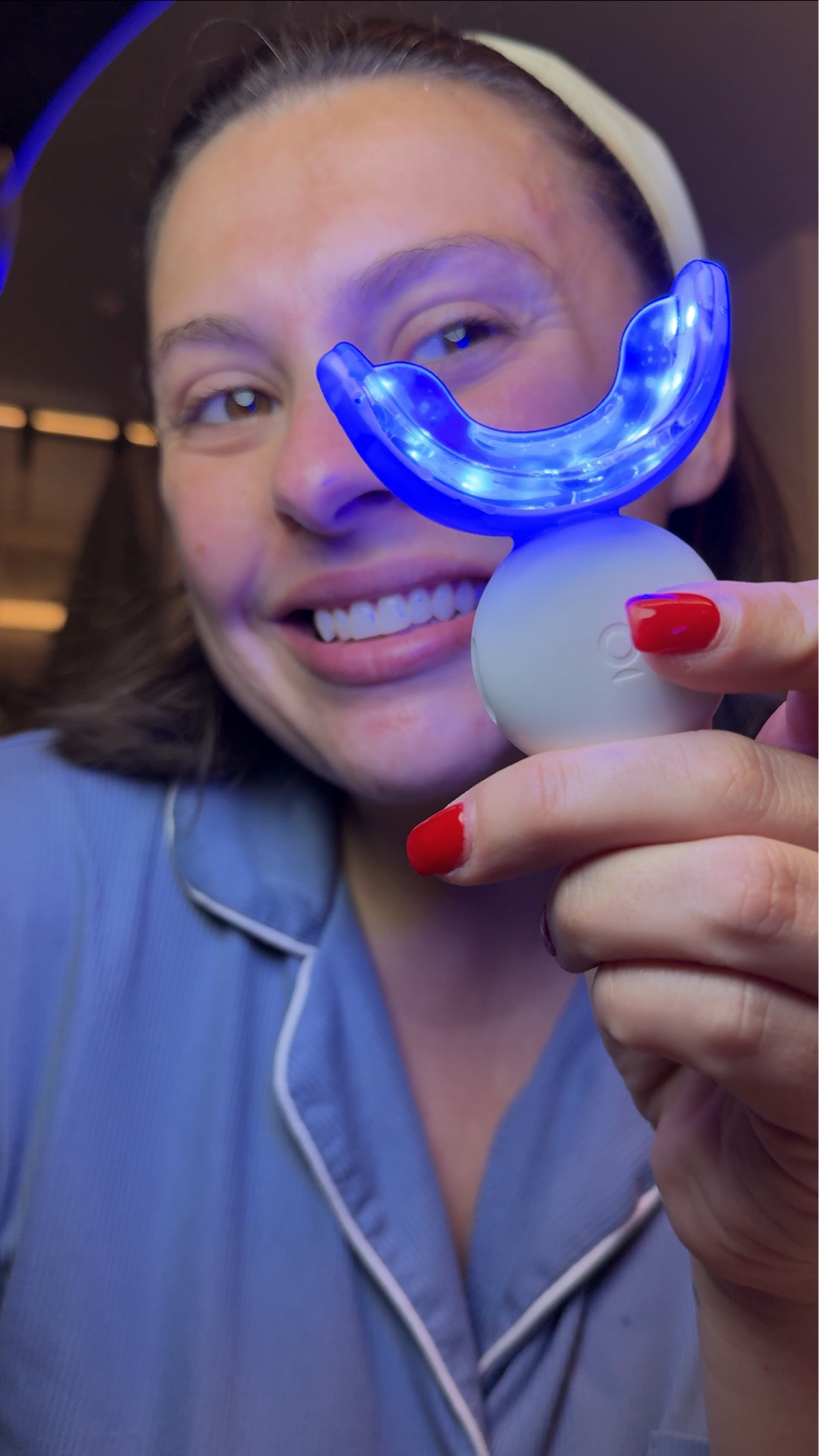 30 minutes, zero pain, max glow 😎🪥✨🦷 Whitening with Auraglow while I do all the things… Snuggles, dishes, and more ￼🐶🍽️🦷 whitening my teeth has never been easier! I’ve been using the Aura Glow teeth whitening kit and in just 30 minutes a day, it fits perfectly into my routine. The LED accelerator light speeds up results, and the gel is super gentle, no sensitivity at all. From coffee and other stains, this kit helps brighten your smile, safely and effectively. In just seven days, you can see teeth up to 10 shades wider! Perfect for anyone looking for a quick, painless way to glow up their smile! 😁🪥🦷✨

#LTKSaleAlert #LTKBeauty #LTKFindsUnder50