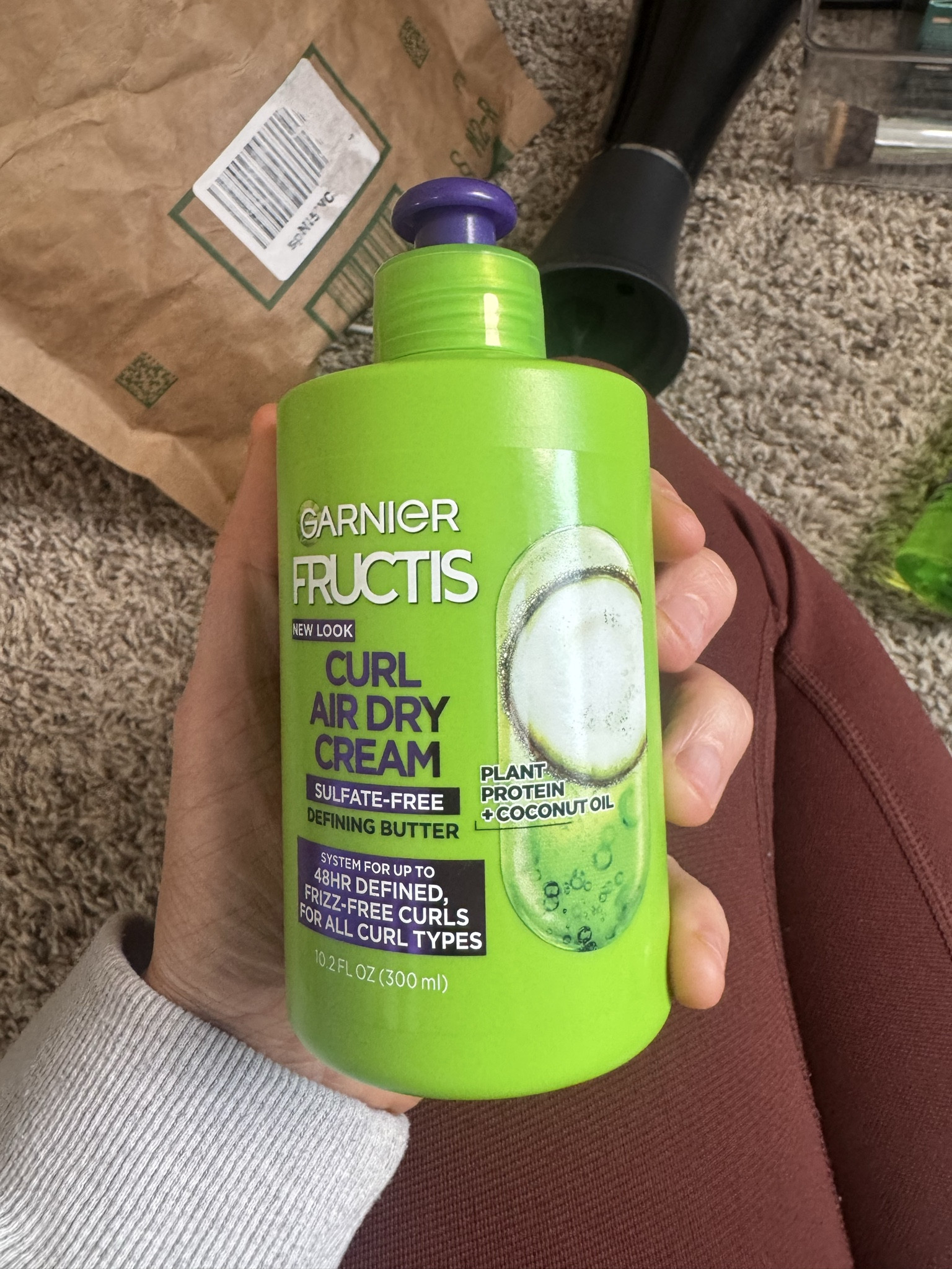 My curls used to be all frizz — now they’re soft, defined, and air-dry ready 💚

Garnier Fructis Curl Nourish Leave-In Treatment has been my go-to for hydrated, bouncy curls without the crunch.

#CurlyHairCare #FrizzControl #GarnierFructis #CurlRoutine