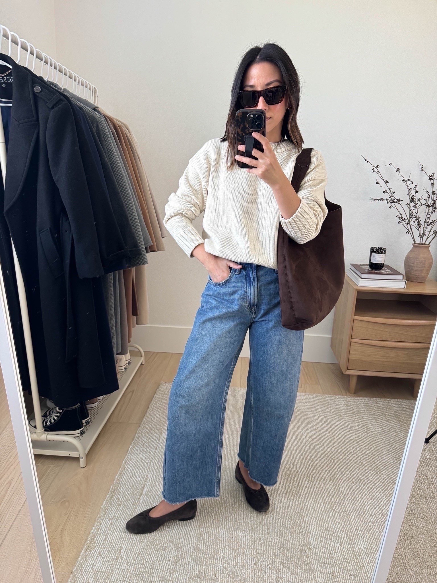 Gap 100% cotton oversized sweater is back. The cream color has a little more green undertones than last year's version. I also don't feel like it's that oversized, it runs more roomy. 

Gap sweater petite xs
Gap barrel jeans 26, sized up and cut hems
Madewell flats 5
Gap bag

Fall outfits, fall style, petite style, jeans 



#LTKFindsUnder100 #LTKPetite #LTKSaleAlert